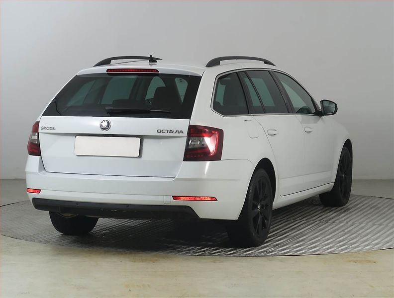 Škoda Octavia (2019) Style 2.0 TDI, Automat - fotka 5 z 19