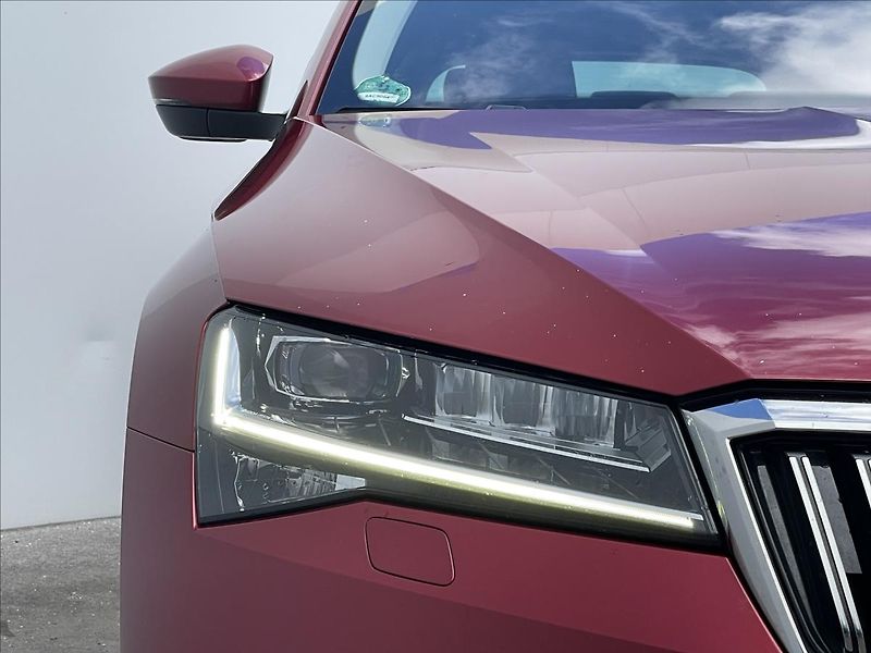 Škoda Superb 2,0 TDI 4x4 DSG Style TZ+DCC - fotka 21 z 23