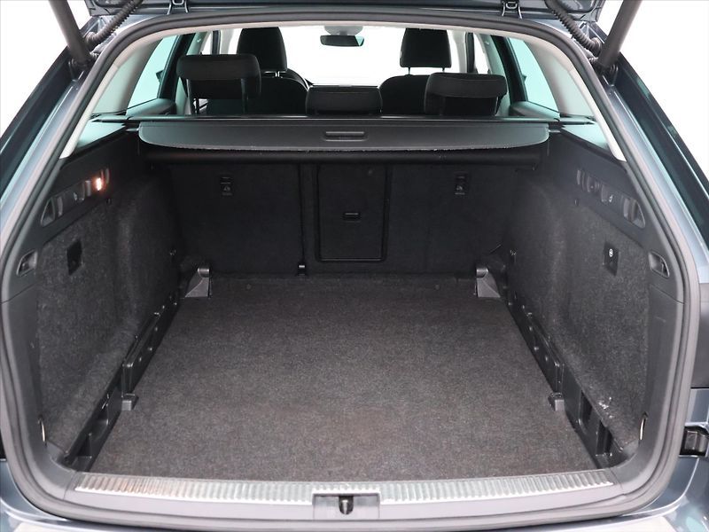Škoda Superb 2,0 TDI 110 kW Style DSG - fotka 10 z 41