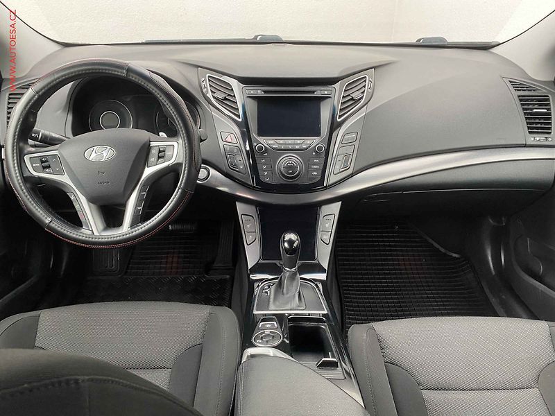 Hyundai i40 (2015) 1.7 CRDi, ČR, AT, LED, navi - fotka 8 z 18