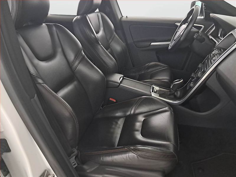 Volvo XC60 (2014) Summum T6, 4X4, Automat - fotka 9 z 19