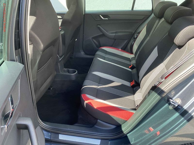 Škoda Rapid (2015) 1.2 TSi, Monte Carlo, xenon - fotka 10 z 17