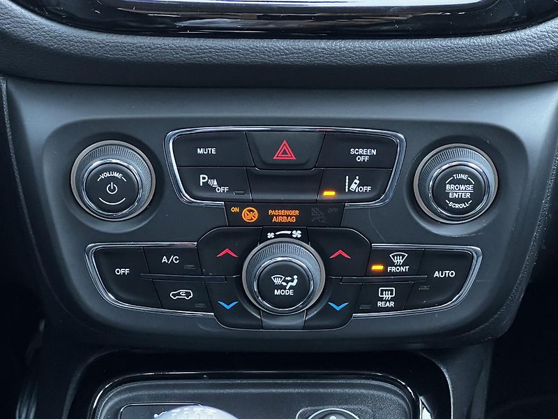 Jeep Compass 1.4 MultiAir Night Eagle TZ - fotka 12 z 18