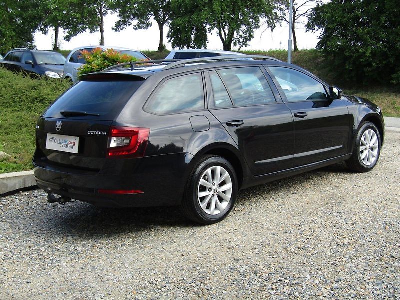 Škoda Octavia (2019) 1.5 TSI 110kW DSG - fotka 12 z 40