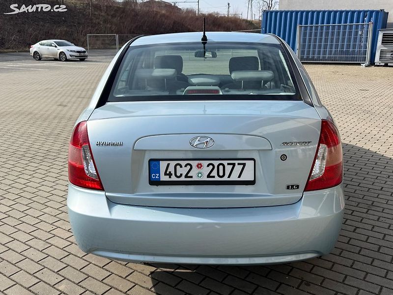 Hyundai Accent (2008) 1.6i, 82kw Původ ČR 1. maj. - fotka 4 z 21