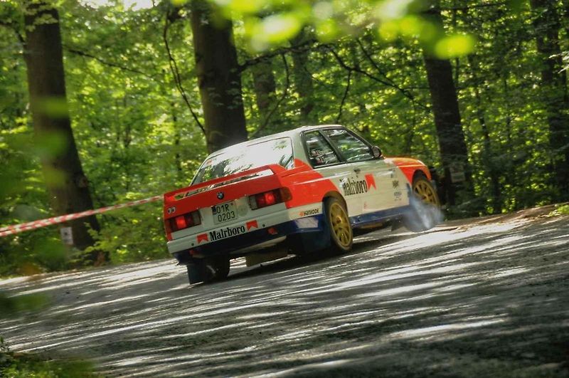 V rámci přípravy na víkendový 53. ročník Barum Czech Rally Zlín absolvovala třicítka pilotů úterní test na trati Ludkovice - Biskupice.