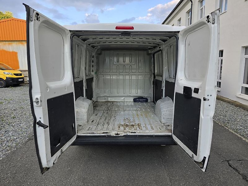 Peugeot Boxer L1H1 2,0HDI 81kW - DPH - fotka 18 z 20