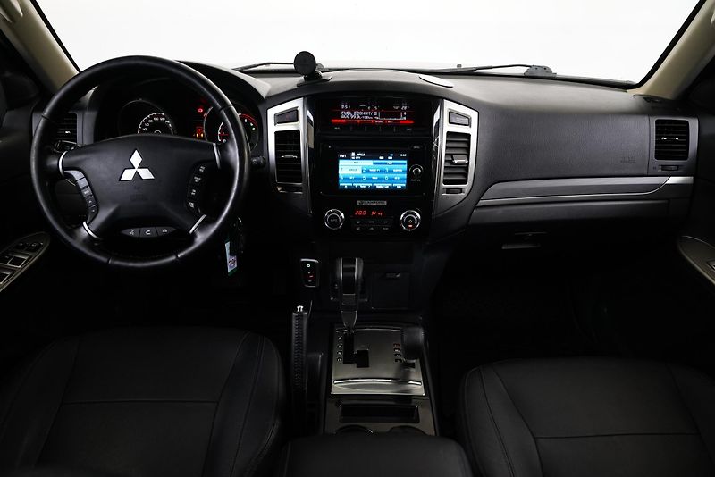 Mitsubishi Pajero - fotka 5 z 26