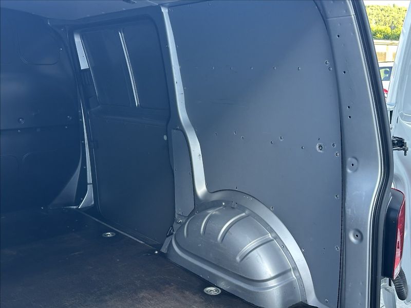 Volkswagen Transporter 2,0 TDI 150PS  L1H1 Van 4x4 - fotka 36 z 53