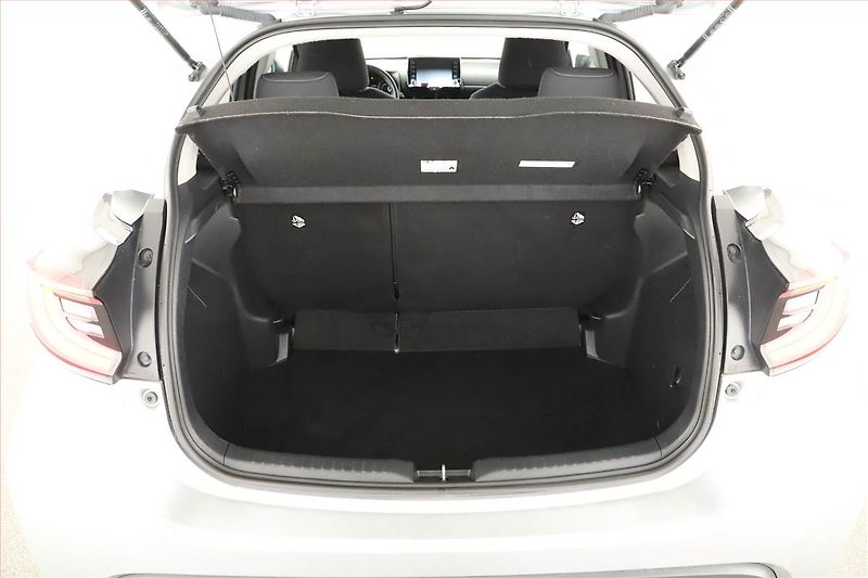 Toyota Yaris (2023) Comfort Style Tech 1.5 VVT-i - fotka 10 z 14
