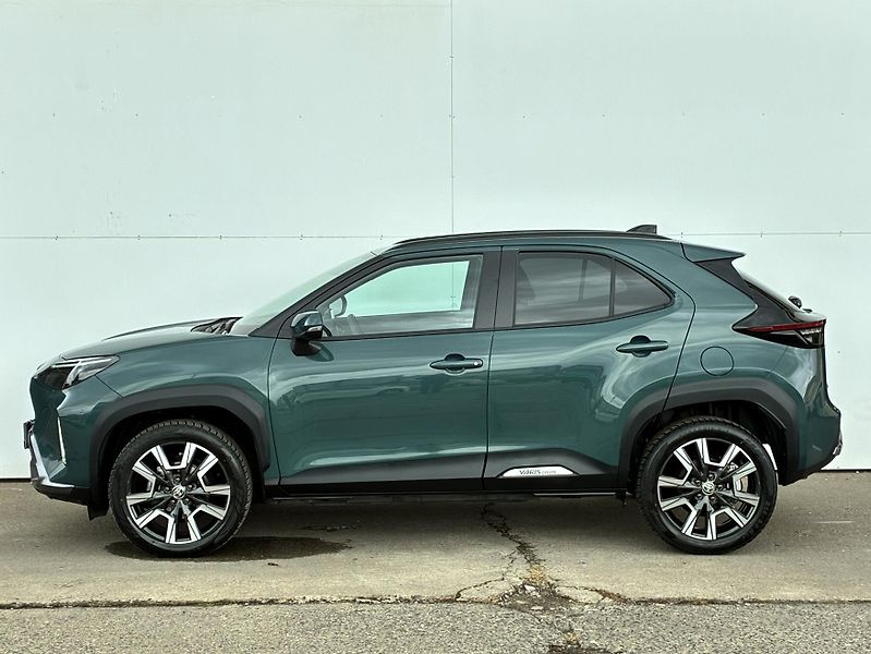 Toyota Yaris Cross 1.5 HSD 130k e-CVT AWD Executi - fotka 8 z 23