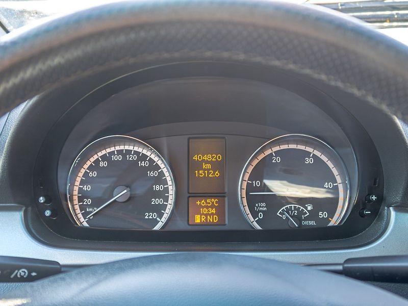 Mercedes-Benz Viano (2011) 3.0CDI 165KW NAVI – 8 SEDADEL - fotka 22 z 44