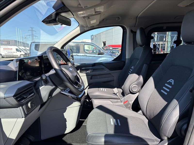 Ford Tourneo Custom 2,0 EcoBlue 125kW Active AWD - fotka 29 z 52