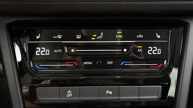 Volkswagen Touran 2.0 TDI DSG Comfortline - fotka 13 z 27