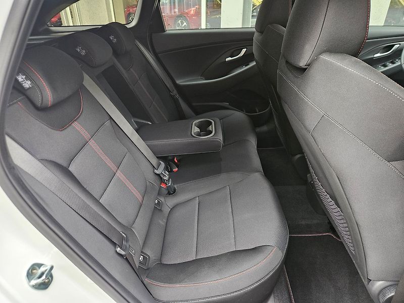 Hyundai i30 1,6 T-GDi 110kW, N-Line, 1.maj - fotka 34 z 36