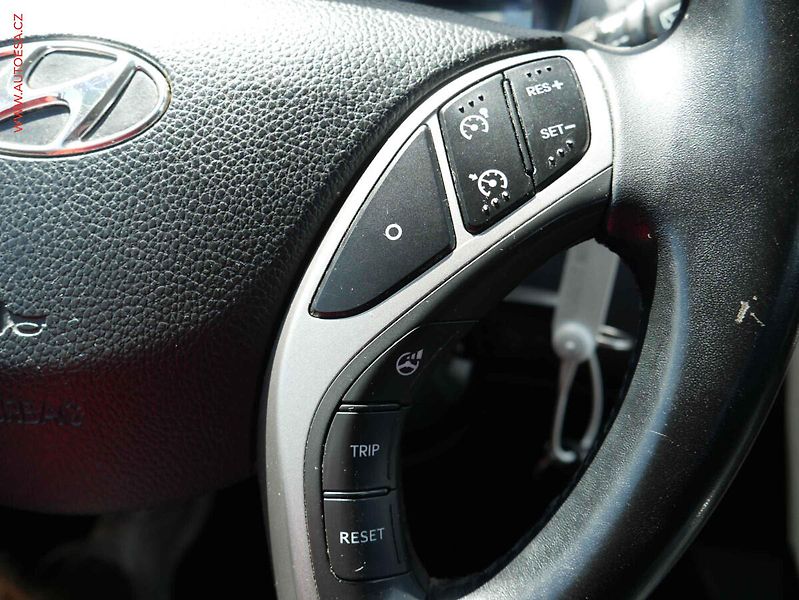 Hyundai i30 (2016) 1.6 CRDi, ČR, AC, temp, tažné - fotka 15 z 18