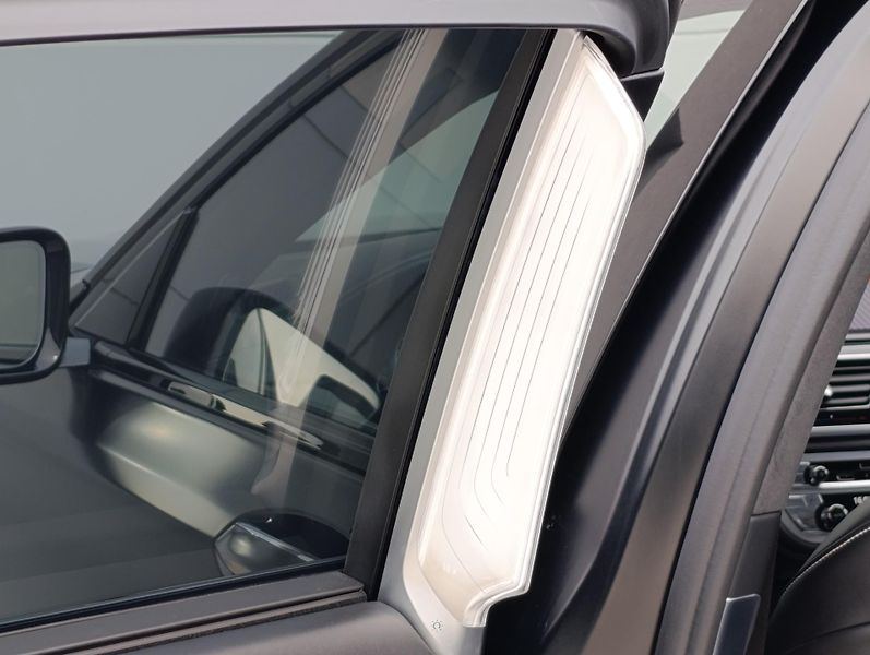 BMW Řada 7 750Ld BLACK FIRE ČR 1.MAJ - fotka 42 z 49