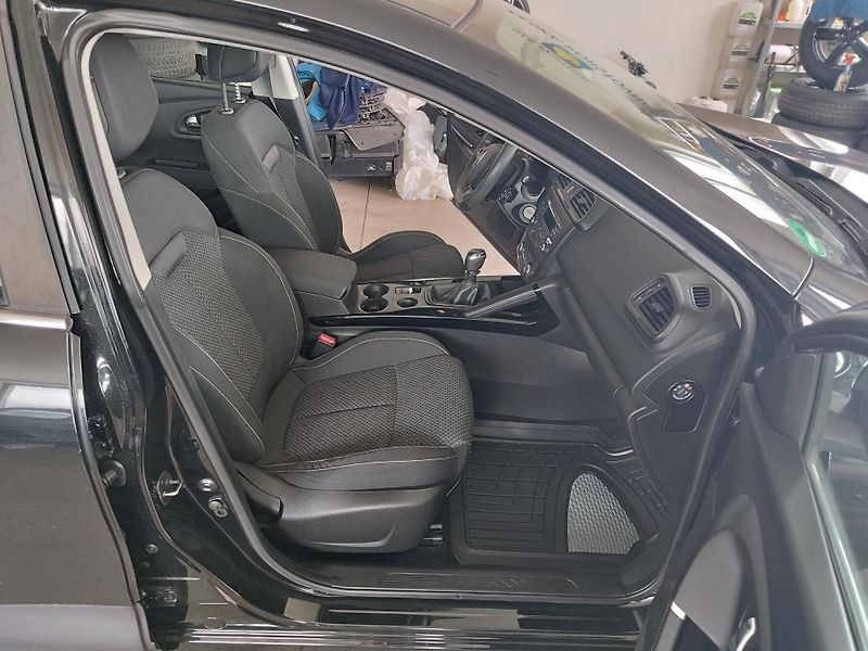 Renault Kadjar (2017) 1,2TCE,96KW,LED,ALU,SERVISKA - fotka 16 z 34