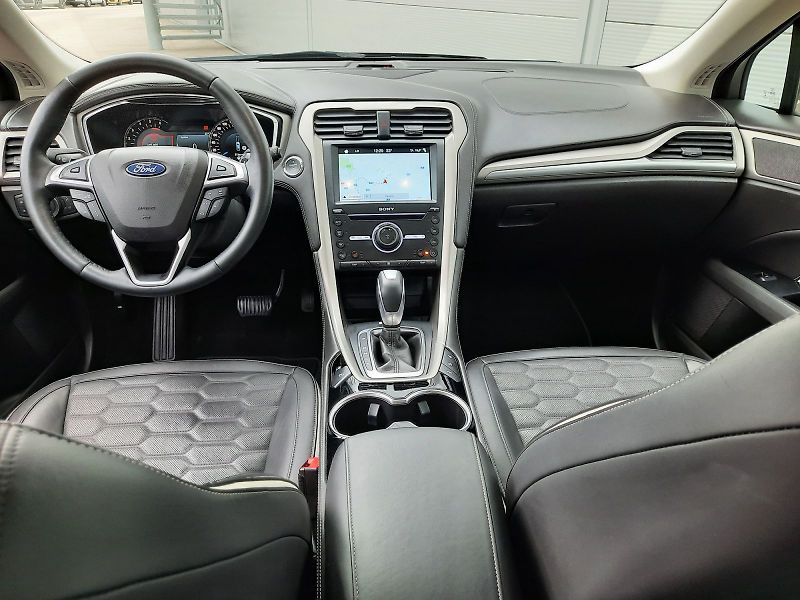 Ford Mondeo (2016) Kombi Vignale 2.0 TDCI Automat - fotka 8 z 10