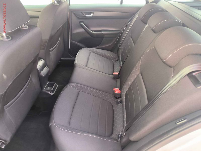 Škoda Fabia (2015) 1.2 TSi, Style, DSG, +kola - fotka 10 z 21