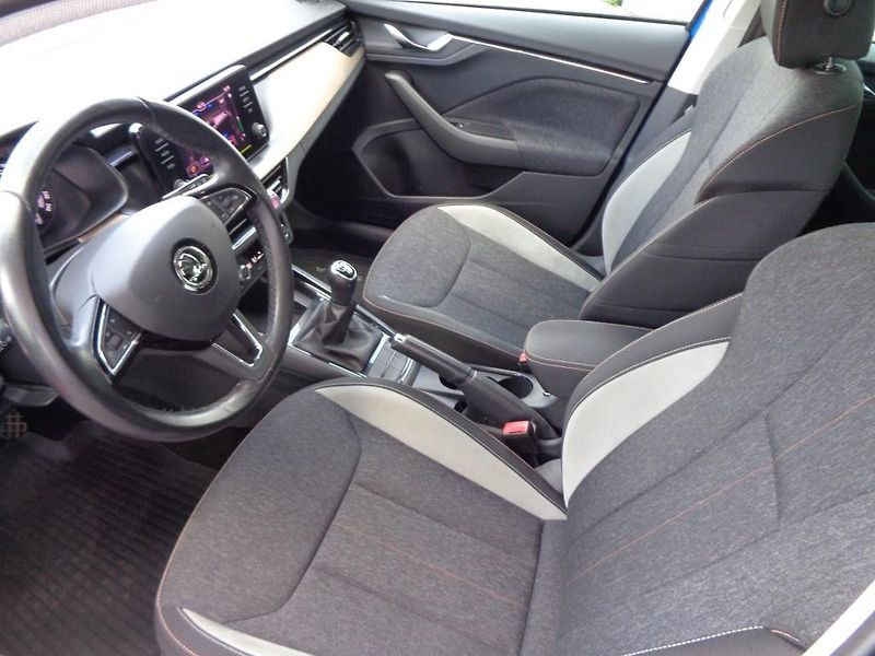 Škoda Scala 1.0 TSI  SPACEBACK STYLE  85 k - fotka 10 z 29