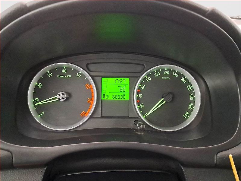 Škoda Fabia (2008) 1.6 16V, Serv.kniha, Tempomat - fotka 11 z 17