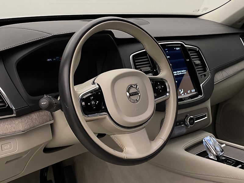 Volvo XC90 B5 AWD INSCRIPTION REZERVACE - fotka 18 z 54