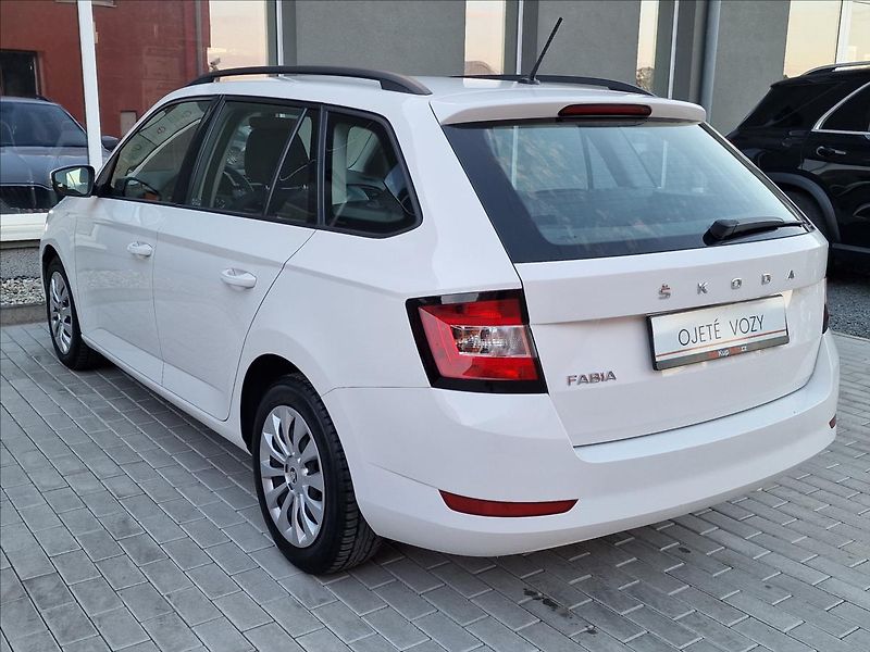 Škoda Fabia 1.0 TSI Combi Tour, ČR, 1.Maj - fotka 8 z 45