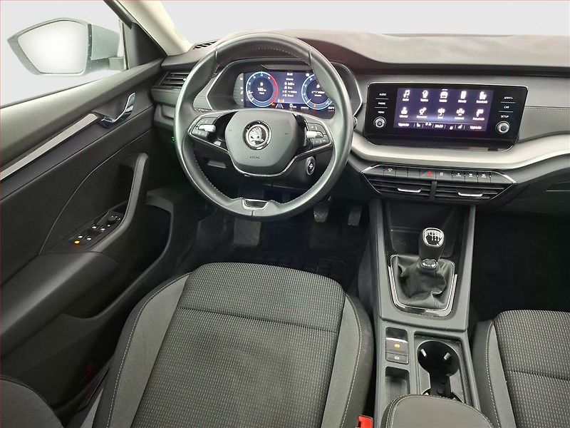 Škoda Octavia (2023) Ambition 2.0 TDI, ČR,1.maj - fotka 7 z 13