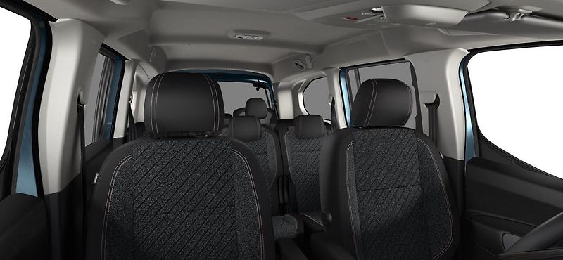 Peugeot Rifter (2026) LONG ALLURE DIESEL 130 MAN6 - fotka 8 z 9