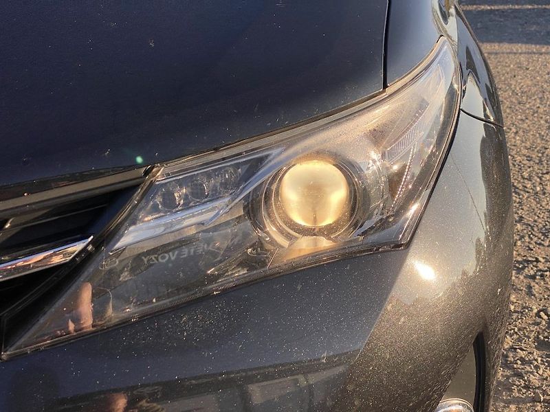 Toyota Auris 1.8HSD, 2x kola, po servisu - fotka 8 z 14