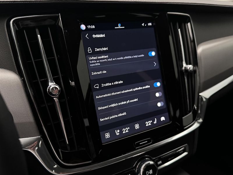 Volvo V90 CC B4 AWD PLUS CZ REZERVACE - fotka 37 z 51