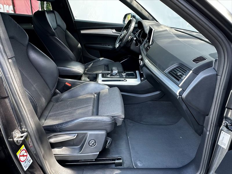 Audi Q5 2,0 TFSi 270kW-VIRTUAL-S Line - fotka 12 z 48