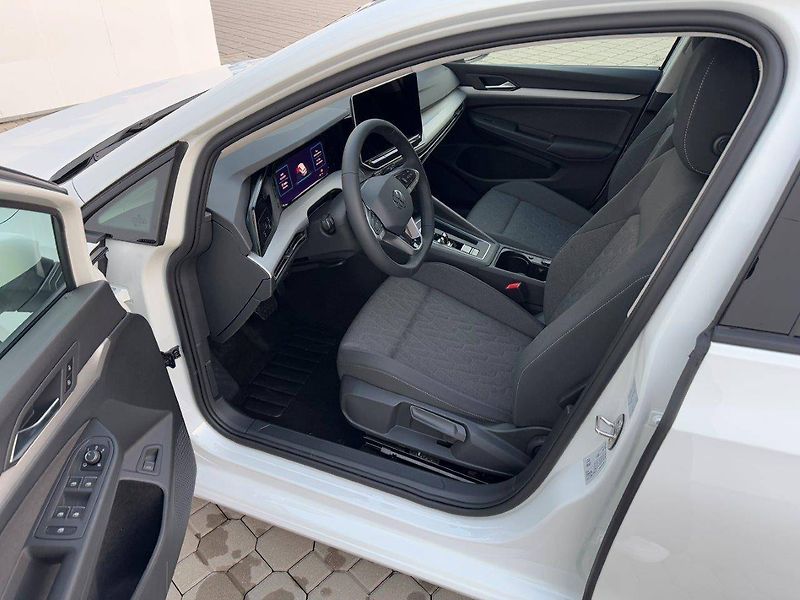 Volkswagen Golf (2026) People 7DSG 1,5eTSI - fotka 5 z 9