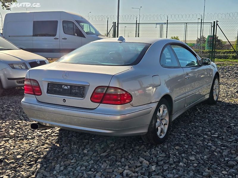 Mercedes-Benz CLK (2001) 320i - V6 Aut LPG Depozit - fotka 5 z 13