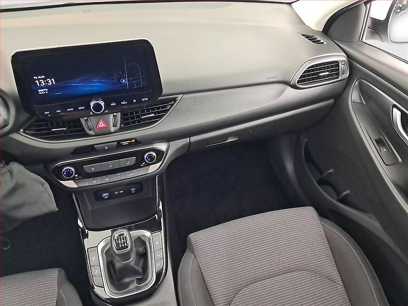Hyundai i30 (2024) Family Smart 1.5 DPI - fotka 8 z 20
