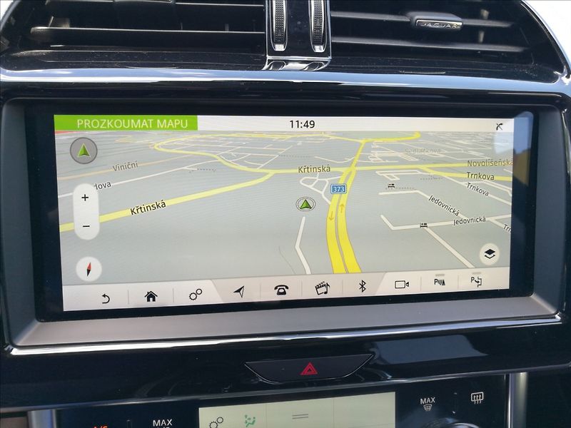 Jaguar XE 2,0 T 52000 km - fotka 8 z 23