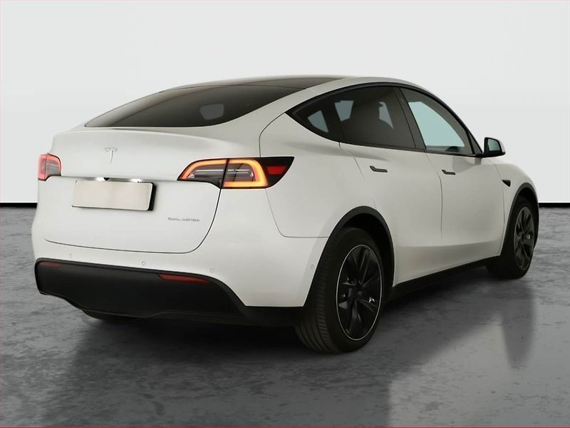 Tesla Model Y (2022) Long Range AWD 79kWh, SoH 91% - fotka 5 z 27