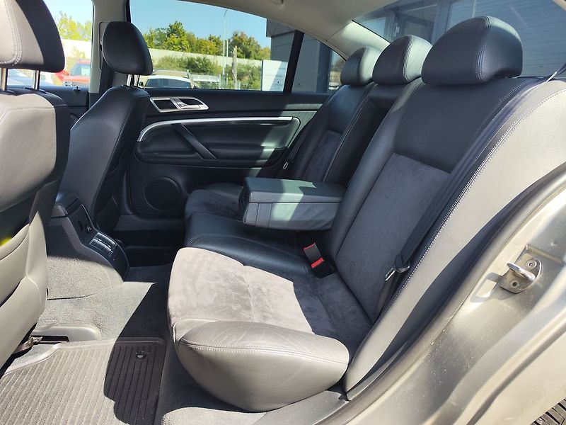 Škoda Superb 2.0 TDI/103kW Comfort - fotka 10 z 24