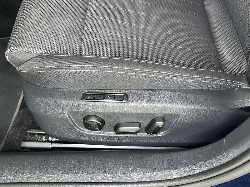 Škoda Superb Style DSG - fotka 27 z 30