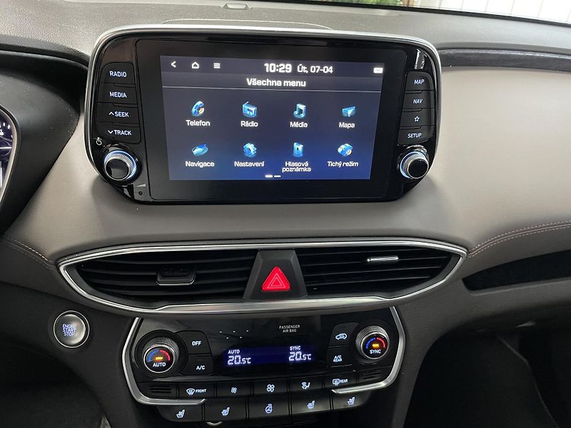 Hyundai Santa Fe 2.2 CRDi ČR AWD AT 7.MÍST LUXU - fotka 34 z 40