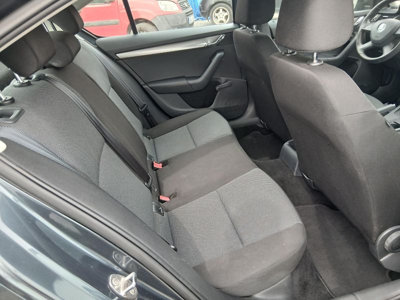 Škoda Octavia 1.2 TSI, 99tis km najeto - fotka 28 z 32