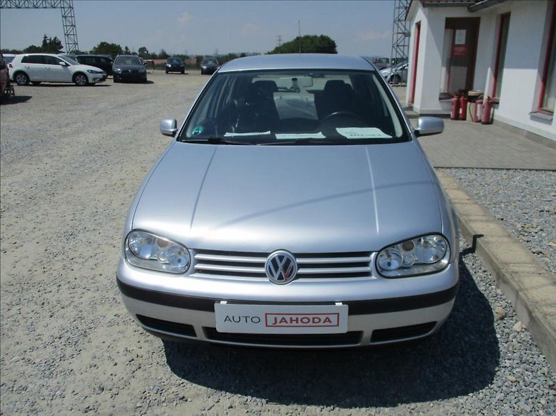 Volkswagen Golf 1,9 TDi,96kW,digiklima,servis, - fotka 2 z 26