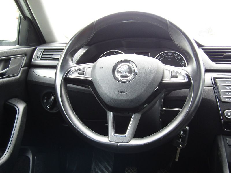 Škoda Superb (2016) 1.6 TDI 88kW - fotka 17 z 38