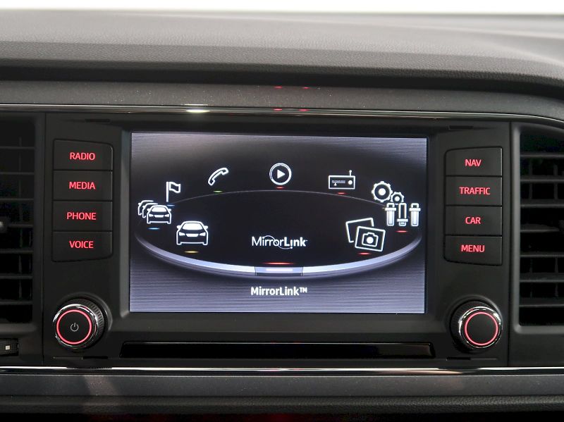 Seat Leon (2015) ST 2.0TDI 135KW FR NAVI PANORA - fotka 23 z 37