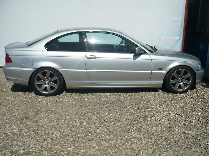 BMW Řada 3 E46 328i 142Kw Klima - fotka 29 z 34