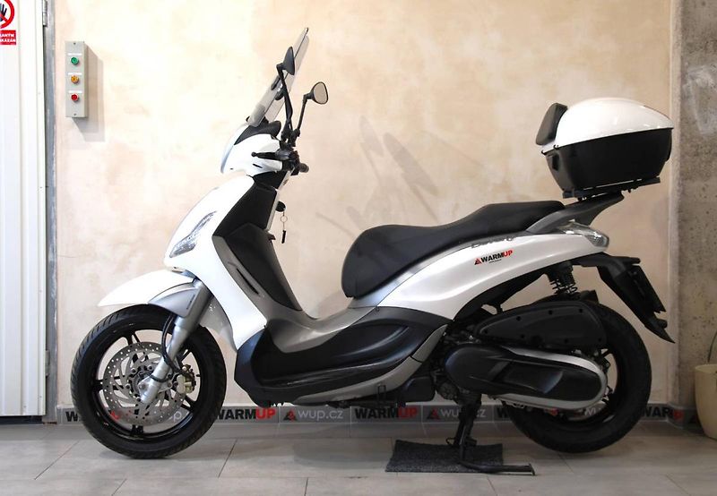 Piaggio Beverly 350 (2015) ABS + ASR - fotka 11 z 20