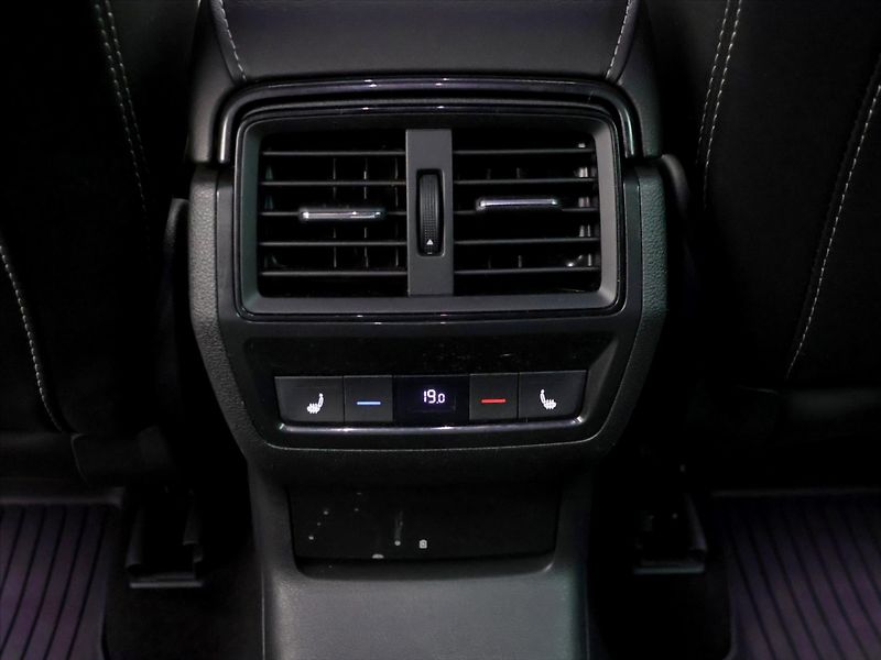 Škoda Kodiaq 2,0 TDI 140kW Sportline 4x4 DS - fotka 20 z 41