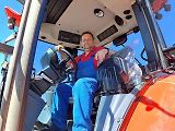 Nový traktor Řady 6 představila společnost Zetor Tractors na poli u Vážan nad Litavou. Začala jeho sériová výroba.