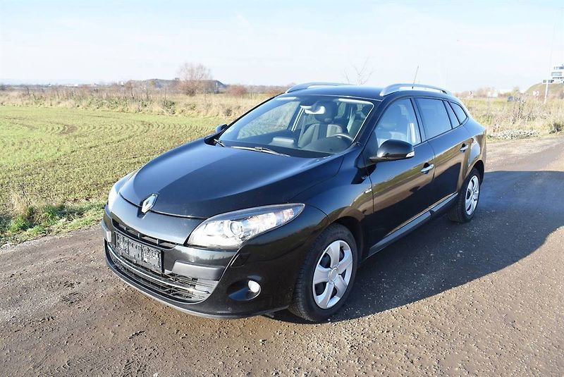 Renault Mégane 1,9 DCi BOSE,96KW,NAVI,PĚKNÝ - fotka 1 z 17